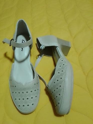 Ženske sandale sa srednje visokom blok potpeticom, brend Cabin. - na lalafo.rs — 5 Ženske sandale sa srednje visokom blok potpeticom, brend Cabin. - — 5