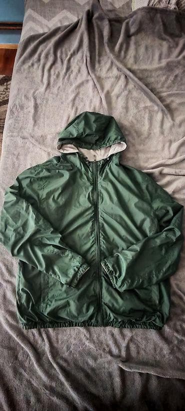 Zelena vodoodbojna duks/jakna sa kapuljačom, kupljena u vaikikiu - na lalafo.rs — 5 Zelena vodoodbojna duks/jakna sa kapuljačom, kupljena u vaikikiu - — 5
