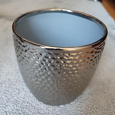 LOT dekoracije za dnevnu sobu Ukrasna saksija ?15 cm metalik srebro at lalafo.rs — 3 LOT dekoracije za dnevnu sobu Ukrasna saksija ?15 cm metalik srebro — 3