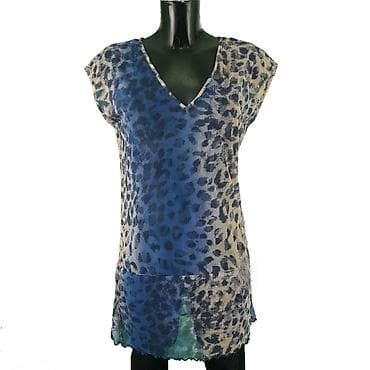 Bluza guess, vel. M marka: guess veličina: m materijal: poliester na lalafo.rs — 1 Bluza guess, vel. M marka: guess veličina: m materijal: poliester — 1