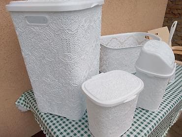 Set ukrasnih plastičnih korpi/kanti i toaletne četke – bela “čipka” na lalafo.rs — 2 Set ukrasnih plastičnih korpi/kanti i toaletne četke – bela “čipka” — 2