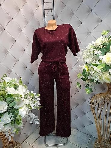 Damski komplet – majica i pantalone sa sitnim tačkicama - Dvodijelni na lalafo.rs Damski komplet – majica i pantalone sa sitnim tačkicama - Dvodijelni