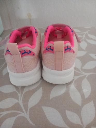 Sneakers: Ocuvane Winkbpatkke, vel 30 at lalafo.rs — 3 Sneakers: Ocuvane Winkbpatkke, vel 30 — 3