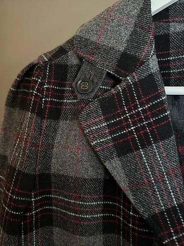 Women's Clothing: Potpuno nov kratki blejzer Armani Jeans. Blago strukiran. Samo skinuta at lalafo.rs — 6 Women's Clothing: Potpuno nov kratki blejzer Armani Jeans. Blago strukiran. Samo skinuta — 6