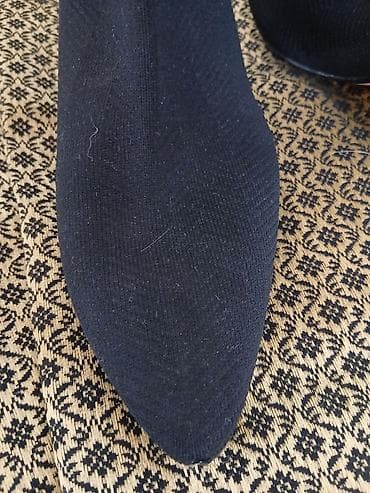 Crne čizmice-čarape sa potpetice jednom obuvene skroz ocuvane. - na lalafo.rs — 3 Crne čizmice-čarape sa potpetice jednom obuvene skroz ocuvane. - — 3