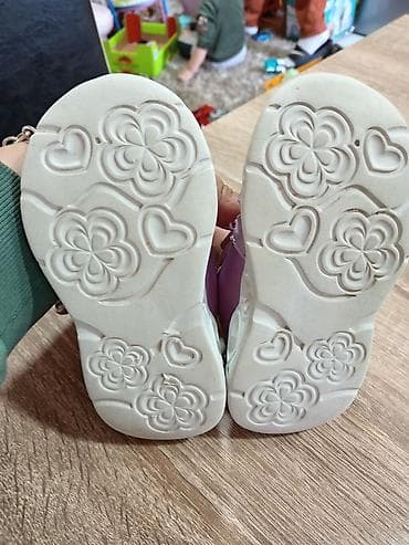 Svetlece patile Elza, jako kratko nosene br 23 na lalafo.rs — 3 Svetlece patile Elza, jako kratko nosene br 23 — 3