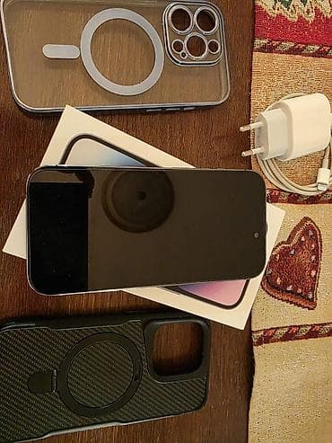 IPhone 14 pro, telefon u izuzetnom stanju, star 2 godine. Uz telefon na lalafo.rs — 2 IPhone 14 pro, telefon u izuzetnom stanju, star 2 godine. Uz telefon — 2