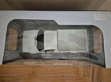 Solido Volkswagen Caddy model razmere 1:18 i neotpakovan. Za sve na lalafo.rs — 2 Solido Volkswagen Caddy model razmere 1:18 i neotpakovan. Za sve — 2