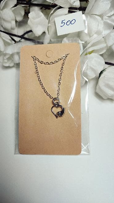 Ogrlica sa priveskom srce sa krilom - Materijal: metal u srebrnoj na lalafo.rs Ogrlica sa priveskom srce sa krilom - Materijal: metal u srebrnoj