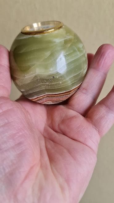 Dekorativni stoni sat „Alexis Quartz“ u obliku jabuke od oniksa. - na lalafo.rs — 6 Dekorativni stoni sat „Alexis Quartz“ u obliku jabuke od oniksa. - — 6