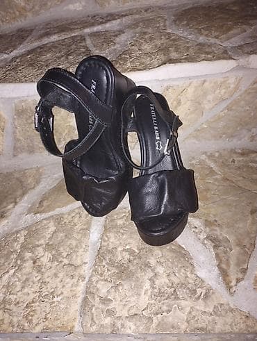 Sandale 37 kožne nove samo probane na lalafo.rs — 1 Sandale 37 kožne nove samo probane — 1