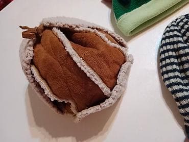 Zimske kape za decu može i za devojčice i za dečake Veličina 4-6 god na lalafo.rs — 4 Zimske kape za decu može i za devojčice i za dečake Veličina 4-6 god — 4