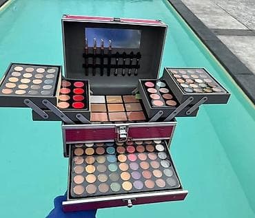 Kofer šminka 4600 din Kofer sminka sadrzi: *94 senki *12 na lalafo.rs Kofer šminka 4600 din Kofer sminka sadrzi: *94 senki *12