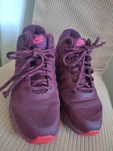 Nike original patike broj 37.5, u super stanju. Jedina mana je na lalafo.rs — 3 Nike original patike broj 37.5, u super stanju. Jedina mana je — 3
