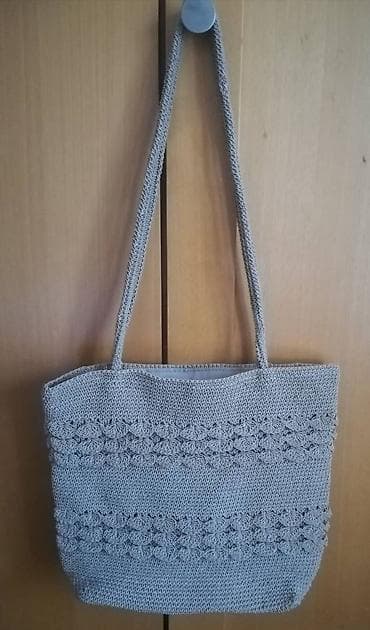 Torba crna pletena dimenzije 29x26 cm, očuvana, uz nju gratis ista at lalafo.rs — 6 Torba crna pletena dimenzije 29x26 cm, očuvana, uz nju gratis ista — 6