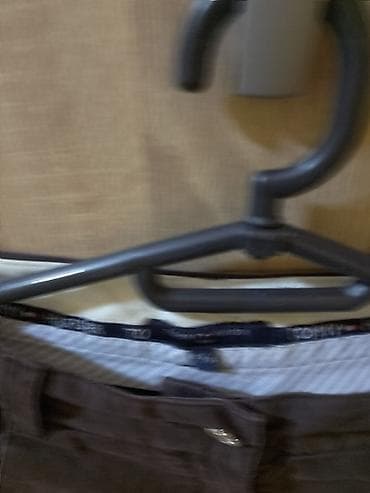 bermude teksas br: Tomi Hilfinger,3/4 pantalone,boja cokolade.Bez ostecenja.Cena 600 na lalafo.rs — 6 bermude teksas br: Tomi Hilfinger,3/4 pantalone,boja cokolade.Bez ostecenja.Cena 600 — 6