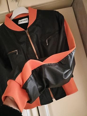 Ženska kraća jaknica.Odlično očuvana,dva džepića na grudima.Jedan je na lalafo.rs — 3 Ženska kraća jaknica.Odlično očuvana,dva džepića na grudima.Jedan je — 3