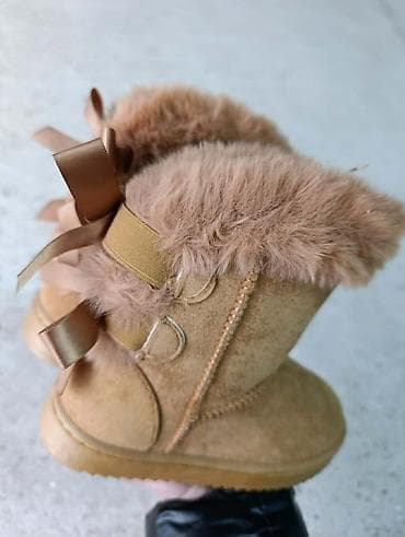 Decije UGG
31-36
2600 din✨ pm na lalafo.rs — 2 Decije UGG
31-36
2600 din✨ pm — 2