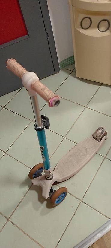 Trotinet za dete ispravne metalne
Mirjevo at lalafo.rs — 1 Trotinet za dete ispravne metalne
Mirjevo — 1