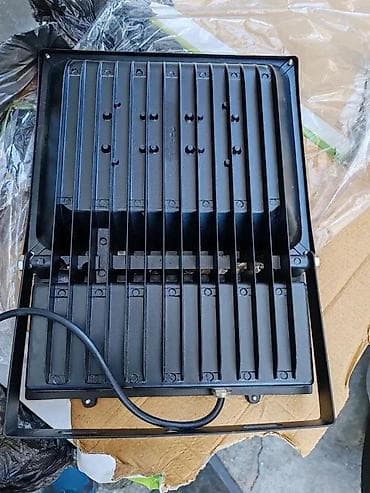 Led reflektor više vrsta sa senzorom pokreta RGB. REFLEKTOR STARA na lalafo.rs — 2 Led reflektor više vrsta sa senzorom pokreta RGB. REFLEKTOR STARA — 2