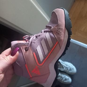 Adidas dečje/omladinske patike – srednje visine (mid) na lalafo.rs — 2 Adidas dečje/omladinske patike – srednje visine (mid) — 2