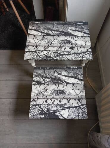 Na prodaju oba stočića sa slika za 1000 din na lalafo.rs Na prodaju oba stočića sa slika za 1000 din