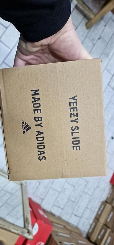 Sandals and flip-flops: Yezzy papuče orginal sa kutijom 41 do 45 za samo 3700 din at lalafo.rs — 1 Sandals and flip-flops: Yezzy papuče orginal sa kutijom 41 do 45 za samo 3700 din — 1