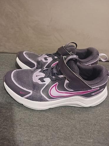 Nike dečije patike za trčanje - Model: Nike (oznaka “Running” sa na lalafo.rs — 1 Nike dečije patike za trčanje - Model: Nike (oznaka “Running” sa — 1