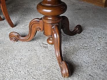 cepaci za drva: Okrugli drveni trpezarijski sto sa 4 stolice – klasični stil - na lalafo.rs — 8 cepaci za drva: Okrugli drveni trpezarijski sto sa 4 stolice – klasični stil - — 8