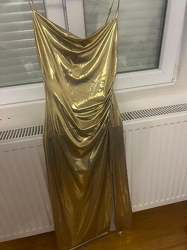 Zlatna večernja haljina Stradivarius - Brend: Stradivarius - na lalafo.rs — 4 Zlatna večernja haljina Stradivarius - Brend: Stradivarius - — 4