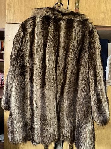Jackets, Coats, Vests: Prodajem bundu od pravog krzna rakuna. Veličina 38 at lalafo.rs — 3 Jackets, Coats, Vests: Prodajem bundu od pravog krzna rakuna. Veličina 38 — 3