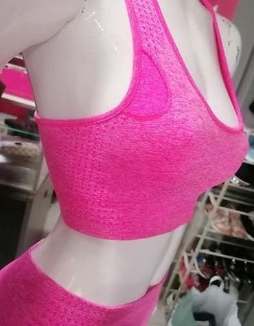 Vrhunski fitnes komplet Odgovara Vel S M Komplet je jednom nošen na lalafo.rs — 10 Vrhunski fitnes komplet Odgovara Vel S M Komplet je jednom nošen — 10