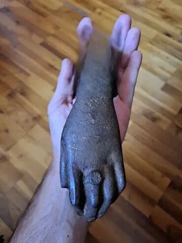 Antique Decor: Veliki, stari, livenogvozdeni zvekir za masivna drvena vrata. Predmet at lalafo.rs — 2 Antique Decor: Veliki, stari, livenogvozdeni zvekir za masivna drvena vrata. Predmet — 2