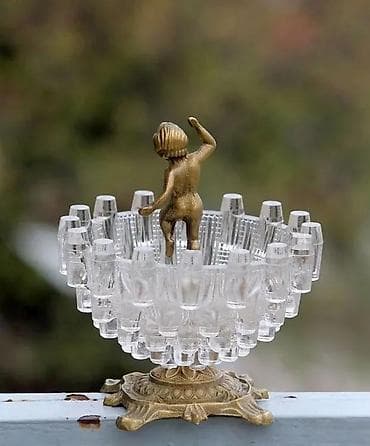 Holivud Regency kristalna posuda sa postoljem i heruvimom. Vintage na lalafo.rs — 1 Holivud Regency kristalna posuda sa postoljem i heruvimom. Vintage — 1