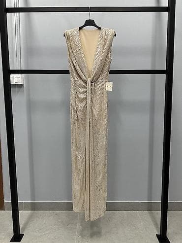 ✨Elegantna svečana haljina sa šljokicama
3200 din na lalafo.rs — 3 ✨Elegantna svečana haljina sa šljokicama
3200 din — 3