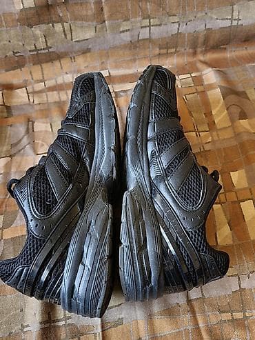 Crne sportske patike – Track Atelier - Model: niskoprofilne patike sa at lalafo.rs — 6 Crne sportske patike – Track Atelier - Model: niskoprofilne patike sa — 6