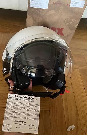 Sports & Leisure: Vrhunska jako kvalitetna kaciga za motor. S VELICINA, ženska, ima i at lalafo.rs — 8 Sports & Leisure: Vrhunska jako kvalitetna kaciga za motor. S VELICINA, ženska, ima i — 8