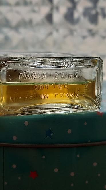 Yves Saint Laurent “Y” Eau de Toilette - Brend: Yves Saint Laurent - na lalafo.rs — 2 Yves Saint Laurent “Y” Eau de Toilette - Brend: Yves Saint Laurent - — 2