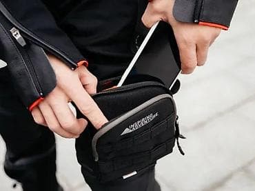 === PART 1: TEXTUAL DESCRIPTION === Unisex torba za rame u crnoj boji na lalafo.rs — 1 === PART 1: TEXTUAL DESCRIPTION === Unisex torba za rame u crnoj boji — 1