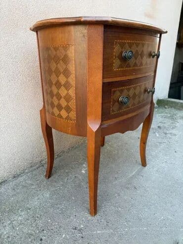 Antique Dressers: Stilska okrugla komoda u intarzijama - ODLIČNO STANJE 🌟 Komoda u at lalafo.rs — 1 Antique Dressers: Stilska okrugla komoda u intarzijama - ODLIČNO STANJE 🌟 Komoda u — 1