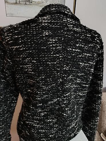 BENOTTI Kratki kaputić,jako lepo stoji. Prati liniju tela. Može za M i na lalafo.rs — 5 BENOTTI Kratki kaputić,jako lepo stoji. Prati liniju tela. Može za M i — 5