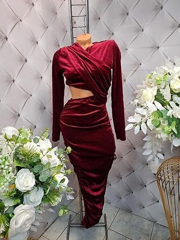 Elegantna večernja haljina od baršunastog materijala u bogatoj bordo at lalafo.rs — 1 Elegantna večernja haljina od baršunastog materijala u bogatoj bordo — 1