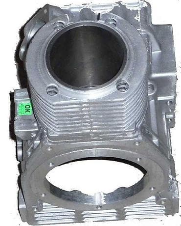 Aluminijumski cilindar/blok motora za motocikl/skuter. - Materijal at lalafo.rs Aluminijumski cilindar/blok motora za motocikl/skuter. - Materijal