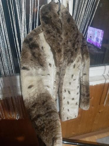 pantalone butiku ali: Bunda sa animal printom (pahuljasti veštački krzneni izgled) - Model na lalafo.rs — 2 pantalone butiku ali: Bunda sa animal printom (pahuljasti veštački krzneni izgled) - Model — 2
