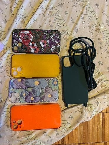 Maske za iPhone 13, bez oštećenja. Tamno zelena maska sa kaišem za na lalafo.rs Maske za iPhone 13, bez oštećenja. Tamno zelena maska sa kaišem za