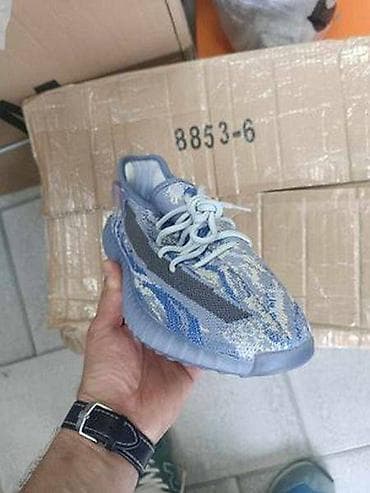 Men's Footwear: Adidas Yeezy
brojevi 36 do 44
cena 4000 dinara at lalafo.rs — 6 Men's Footwear: Adidas Yeezy
brojevi 36 do 44
cena 4000 dinara — 6