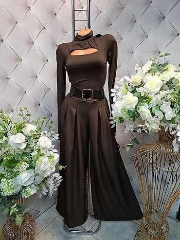 Elegantni komplet u tamno braon boji: body + pantalone sa širokim na lalafo.rs Elegantni komplet u tamno braon boji: body + pantalone sa širokim