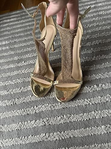 Stikle lakovane, novo. Broj 41. Dostupno u dve boje:crna lakovana i at lalafo.rs — 2 Stikle lakovane, novo. Broj 41. Dostupno u dve boje:crna lakovana i — 2