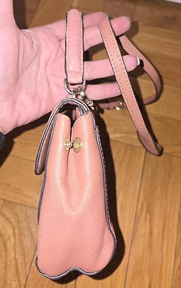 MICHAEL KORS mala torba preko ramena, a moze se nositi i u ruci. Neka na lalafo.rs — 7 MICHAEL KORS mala torba preko ramena, a moze se nositi i u ruci. Neka — 7