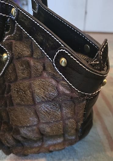 Salvatore ferragamo braon kozna torba prirodna koza, i napred krzno na lalafo.rs — 9 Salvatore ferragamo braon kozna torba prirodna koza, i napred krzno — 9